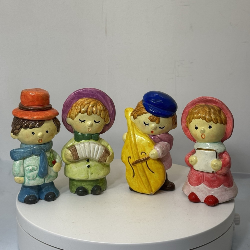 Vintage Set Of 4 Mache Christmas Caroler Figurines Hand Painted
